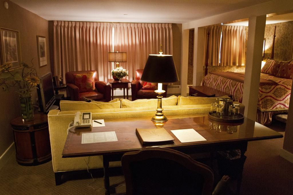 Bedford Village Inn Extérieur photo